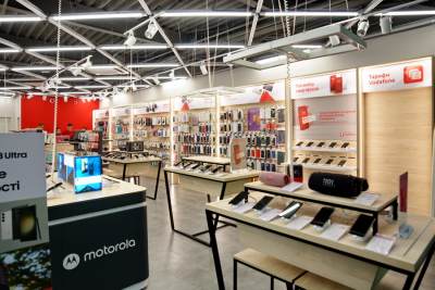 Showroom Vodafone | Mall Piramida